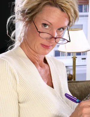 Photo de Nathalia - Célibataire, aime nature et voyages, cherche compagnon honnête pour relation authentique.